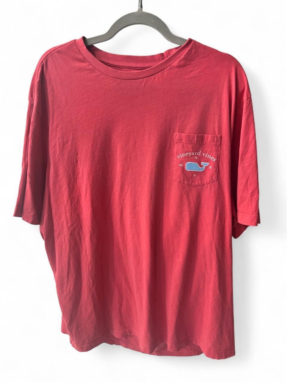 Vineyard Vines Short-Sleeve Pocket Tee in Coral Red